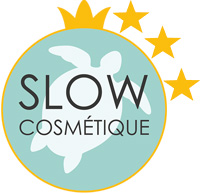 Nos engagements pour une cosmétique 100 % naturelle, authentique, respectueuse de l'humain et de l'environnement sont attestés par la charte "Slow Cosmétique" et son label 3 étoiles.